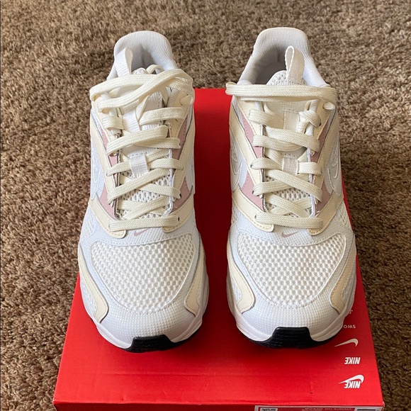 Nike | NIB Women's Nike Zoom Air Fire Sneakers - Picture 3 of 11